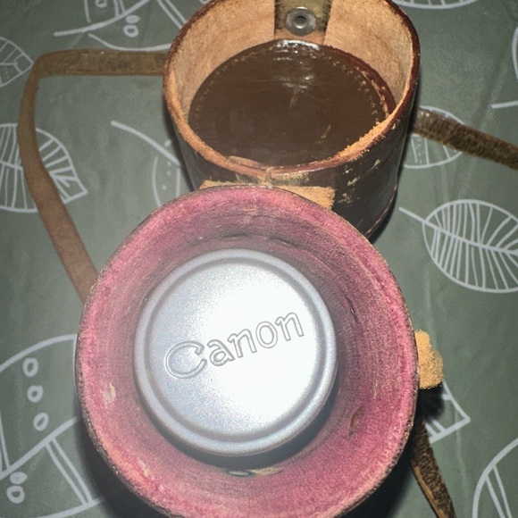Canon Silver and Brown Camera Lens with Case - Picture 3 of 6
